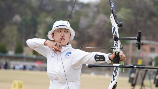 안산은 18일 강원 원주양궁장에서 끝난 2025 양궁 국가대표 최종 2차 평가전에서 리커브 여자부 3위를 차지, 올해 열리는 주요 국제대회에 출전할 자격을 얻은 뒤 이렇게 말했다.&nbsp;대한양궁협회 제공