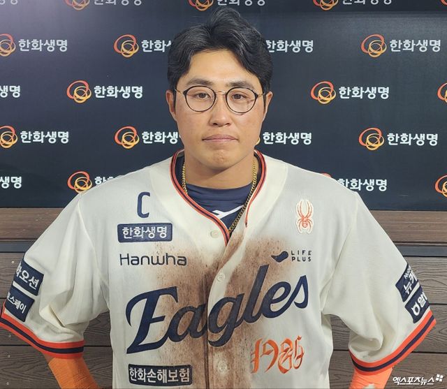 한화 내야수 채은성은 18일 대전한화생명볼파크에서 열린 '2025 신한 SOL Bank KBO 리그' NC와 정규시즌 첫 번째 맞대결에서 5번타자 1루수로 선발 출전했다. 홈런포를 포함해 5타점으로 활약해 공격에 활력을 불어넣었다. 대전, 박정현 기자