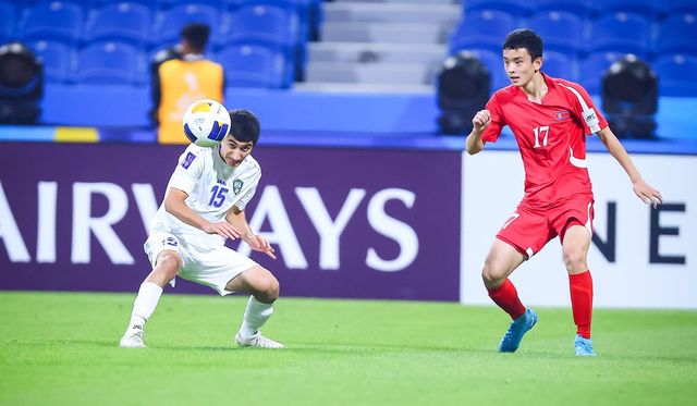 백기태 감독이 이끄는 대한민국 U-17. 축구 국가대표팀이 18일(한국시간) 사우디아라비아 타이프에 있는 오카즈 스타디움에서 열린 사우디아라비아와의 2025 AFC U-17 아시안컵 준결승에서 1-1 무승부 후 승부차기 끝에 패해 탈락했다.&nbsp;AFC