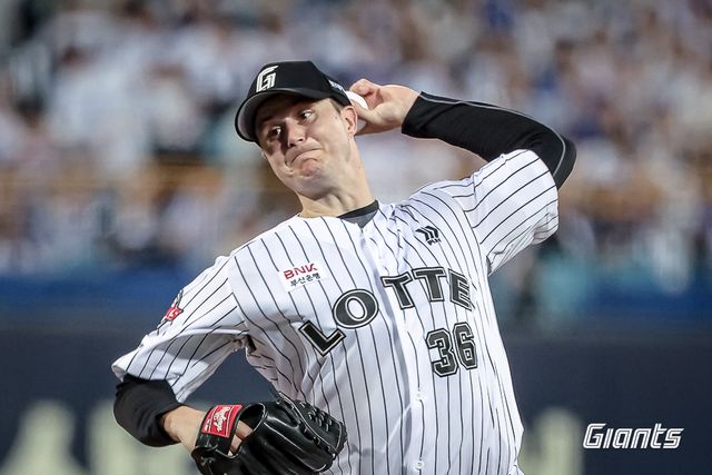 롯데 자이언츠 터커 데이비슨이 18일 대구에서 열린 삼성 라이온즈와의 경기에 선발 등판해 역투하고 있다. 롯데 자이언츠