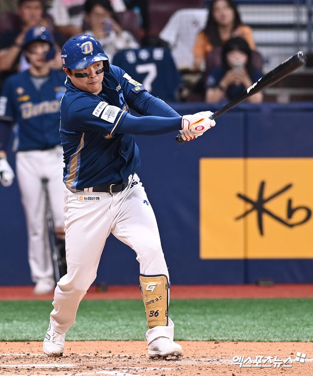 NC 외야수 권희동은 19일 대전한화생명볼파크에서 열린 '2025 신한 SOL Bank KBO 리그' 한화와 정규시즌 두 번째 경기에서 1번타자 좌익수로 선발 출전했다. 첫 타석 초구부터 왼쪽 광배근에 사구를 맞아 교체됐다. 엑스포츠뉴스 DB