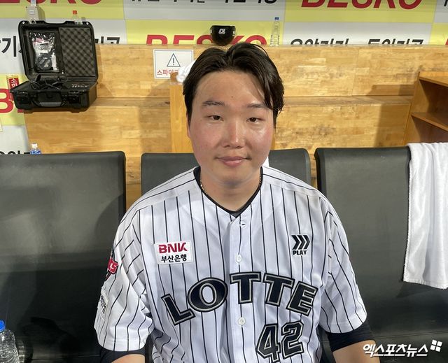 롯데 자이언츠 포수 정보근이 18일 대구에서 열린 삼성 라이온즈와의 경기에서 활약해 승리에 기여한 뒤 인터뷰하고 있다. 엑스포츠뉴스 대구, 최원영 기자