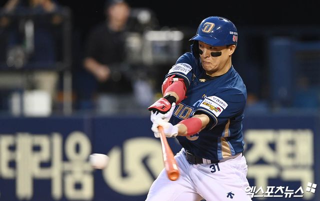 NC 외야수 손아섭(사진)은 19일 대전한화생명볼파크에서 열릴 '2025 신한 SOL Bank KBO 리그' 한화와 정규시즌 두 번째 맞대에서 4번 지명타자로 선발 출전한다. 주포 데이비슨이 빠진 중심 타선을 이끌어야 한다. 엑스포츠뉴스 DB