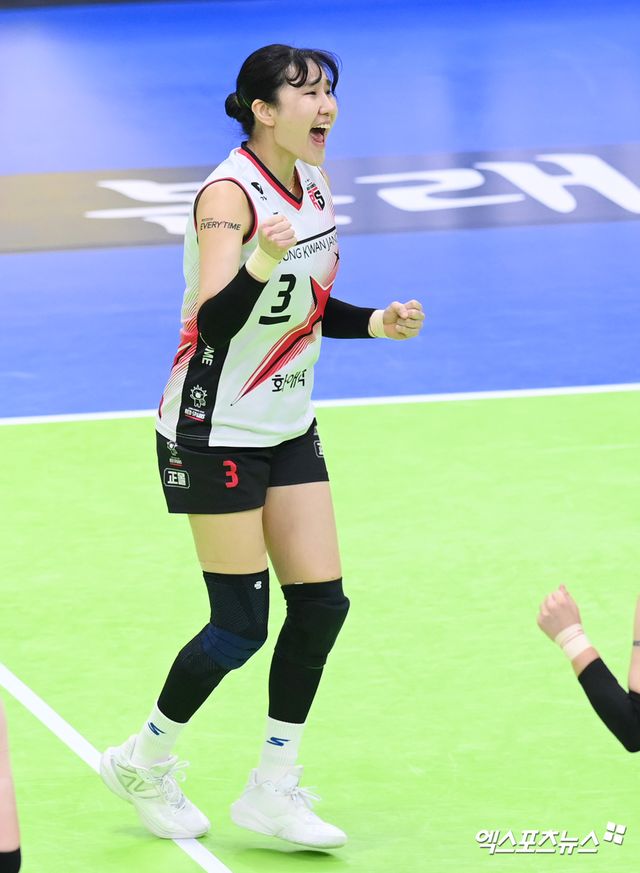 정관장 세터 염혜선이 올 시즌 V리그 정규리그 경기에서 환호하고 있다. 엑스포츠뉴스 DB