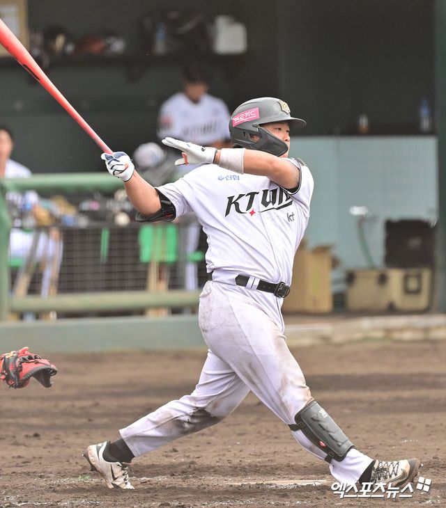 KT 포수 강백호는 2일 수원 KT위즈파크에서 열릴 '2025 신한 SOL Bank KBO 리그' LG전에서 2번 지명타자로 선발 출전한다. 리드오프에서 2번으로 타선을 바꿨다. 엑스포츠뉴스 DB