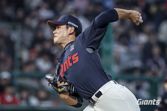 롯데 자이언츠 투수 김진욱이 지난달 26일 문학 SSG 랜더스전에서 시즌 첫 선발 등판해 퀄리티 스타트 쾌투를 펼쳤다. 롯데 자이언츠