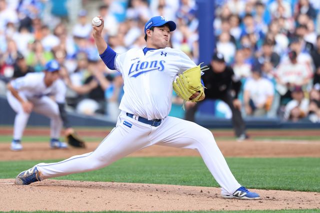 삼성 라이온즈 김대호가 19일 대구 롯데 자이언츠전에 선발 등판해 역투하고 있다. 삼성 라이온즈