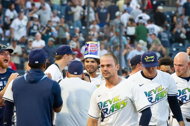 미국 메이저리그 탬파베이 레이스가 20일(한국시간) 미국 플로리다주 탬파의 조지 M. 스타인브레너 필드에서 열린 2025 메이저리그 뉴욕 양키스와의 홈 경기에서 아란다의 연장 10회말 끝내기 홈런으로 10-8 승리를 거뒀다. 사진 연합뉴스