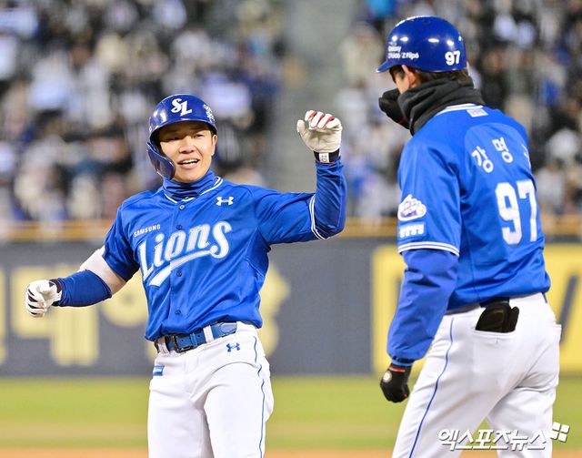 삼성 라이온즈 김지찬이 경기에 출전해 안타를 친 뒤 세리머니하고 있다. 엑스포츠뉴스 DB