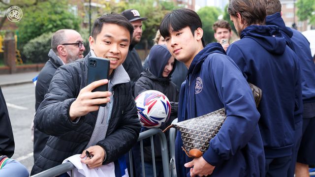 퀸즈파크 레인저스가 21일(한국시간) 영국 런던에 있는 로프터스 로드에서 열린 스완지 시티와의 2024-2025시즌 챔피언십 44라운드 홈 경기에서 1-2로 패했다.&nbsp;QPR