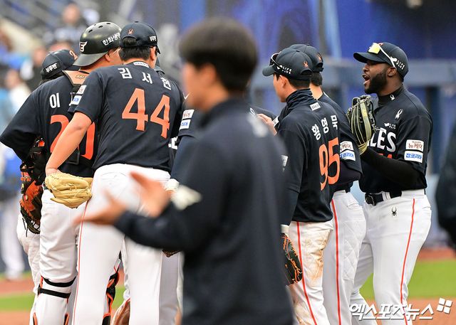 한화는 지난 18~20일 대전한화생명볼파크에서 열린 '2025 신한 SOL Bank KBO 리그' NC와 주말 3연전에서 싹쓸이 승리를 챙겼다. 리그 2위에 오른 현재, 구단과 팬이 목표하는 가을야구 진출이 실제 이뤄질 수 있을지 많은 관심을 받고 있다. 엑스포츠뉴스 DB