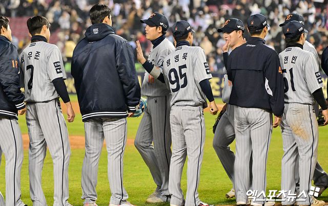 한화는 지난 18~20일 대전한화생명볼파크에서 열린 '2025 신한 SOL Bank KBO 리그' NC와 주말 3연전에서 싹쓸이 승리를 챙겼다. 리그 2위에 오른 현재, 구단과 팬이 목표하는 가을야구 진출이 실제 이뤄질 수 있을지 많은 관심을 받고 있다. 엑스포츠뉴스 DB