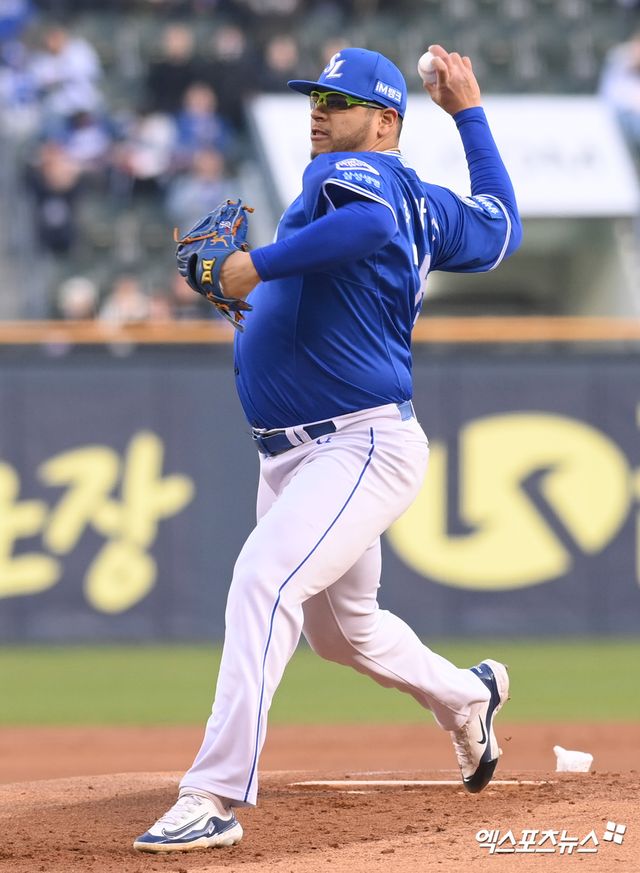삼성 라이온즈 선발투수 아리엘 후라도가 정규시즌 경기에 선발 등판해 투구하고 있다. 엑스포츠뉴스 DB