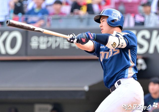 NC 내야수 김휘집은 22일 잠실구장에서 열린 '2025 신한 SOL Bank KBO 리그' LG와 정규시즌 세 번째 맞대결에서 6번타자 3루수로 선발 출전했다. 10회초 결승 2루타를 쳐 연패 탈출에 혁혁한 공을 세웠다. 엑스포츠뉴스 DB