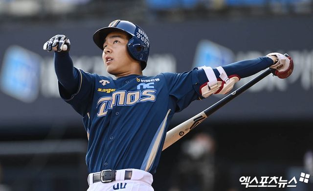 NC 내야수 김휘집은 22일 잠실구장에서 열린 '2025 신한 SOL Bank KBO 리그' LG와 정규시즌 세 번째 맞대결에서 6번타자 3루수로 선발 출전했다. 10회초 결승 2루타를 쳐 연패 탈출에 혁혁한 공을 세웠다. 엑스포츠뉴스 DB 