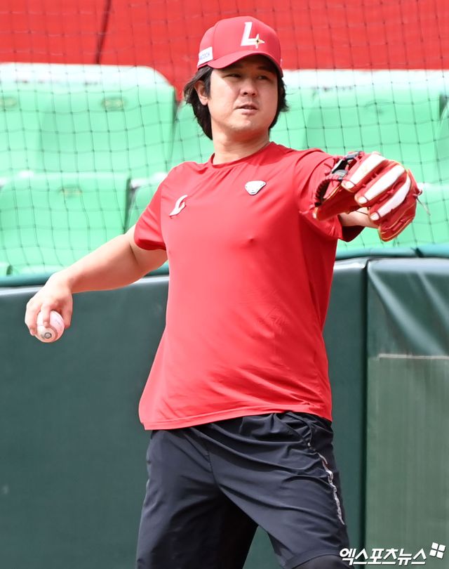 21일 오후 인천SSG랜더스필드에서 열리는 '2024 신한 SOL Bank KBO리그' LG 트윈스와 SSG 랜더스의 더블헤더 1차전 경기, SSG 최정이 훈련에 임하고 있다. 엑스포츠뉴스 DB