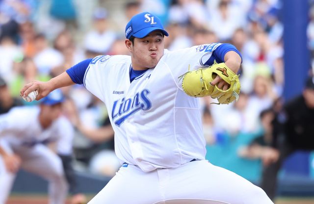 삼성 라이온즈 김대호가 지난 19일 대구 롯데 자이언츠전에 선발 등판해 투구하고 있다. 삼성 라이온즈