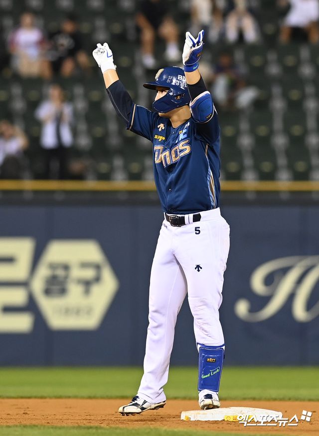 NC 내야수 서호철은 22일 잠실구장에서 열린 '2025 신한 SOL Bank KBO 리그' LG와 정규시즌 세 번째 맞대결에서 7번타자 1루수로 선발 출전했다. 2회초 홈런포와 4회초 적시타로 3타점을 기록. 공격에 활력을 불어넣었다. 엑스포츠뉴스 DB