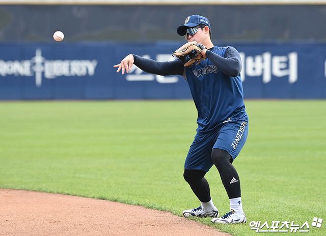 NC 내야수 서호철은 22일 잠실구장에서 열린 '2025 신한 SOL Bank KBO 리그' LG와 정규시즌 세 번째 맞대결에서 7번타자 1루수로 선발 출전했다. 2회초 홈런포와 4회초 적시타로 3타점을 기록. 공격에 활력을 불어넣었다. 엑스포츠뉴스 DB