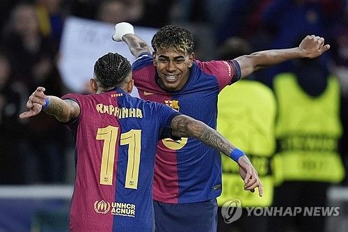 이탈리아 이적시장 전문 기자로 알려진 니콜로 스키라가 24일(한국시간) 자신의 사회관계망서비스(SNS) X를 통해 바르셀로나가 자신들의 현재이자 미래인 야말과 재계약을 맺을 준비를 하고 있다고 전했다.&nbsp;연합뉴스