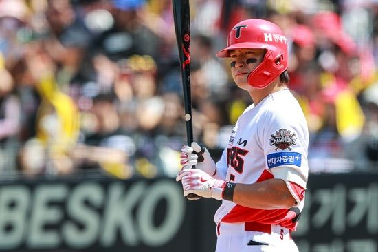KIA 타이거즈 내야수 김도영이 26일 광주 LG전에 3번 지명타자로 선발 출전해 1회 선제 적시타를 날린 뛰 3회 시즌 첫 홈런을 쏘아 올렸다. KIA 타이거즈