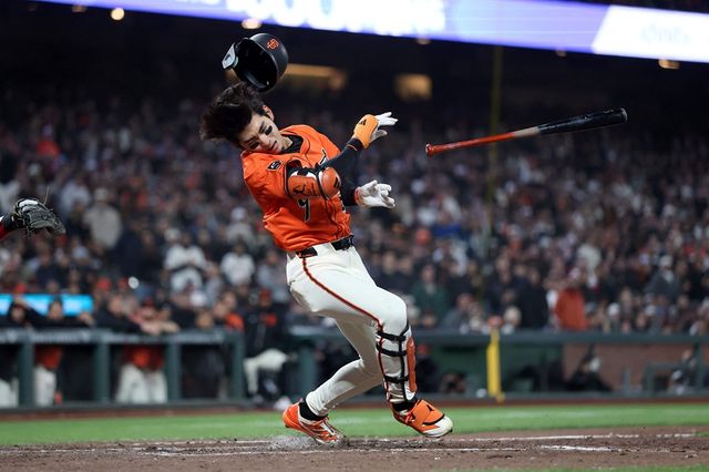 미국 메이저리그 샌프란시스코 자이언츠의 이정후가 26일(한국시간) 미국 캘리포니아주 샌프란시스코의 오라클 파크에서 열린 2025 메이저리그 텍사스 레인저스와 홈 경기에 3번타자 겸 중견수로 선발출전, 4타수 1안타 3삼진을 기록했다. 9회말 마지막 타석에서 심판의 오심 피해를 입었다. 사진 연합뉴스