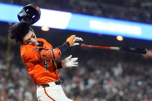 미국 메이저리그 샌프란시스코 자이언츠의 이정후가 26일(한국시간) 미국 캘리포니아주 샌프란시스코의 오라클 파크에서 열린 2025 메이저리그 텍사스 레인저스와 홈 경기에 3번타자 겸 중견수로 선발출전, 4타수 1안타 3삼진을 기록했다. 9회말 마지막 타석에서 심판의 오심 피해를 입었다. 사진 연합뉴스