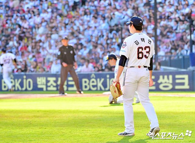두산 투수 김택연은 지난 26일 잠실구장에서 열린 '2025 신한 SOL Bank KBO 리그' 롯데전에서 구원 등판했다. 1⅓이닝 2실점으로 흔들리는 투구를 보였다. 최근 2경기 연속 실점하고 있다. 엑스포츠뉴스 DB