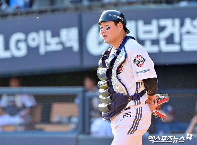 두산 포수 양의지는 27일 잠실구장에서 열릴 '2025 신한 SOL Bank KBO 리그' 롯데와 주말 3연전 마지막 경기에서 결장한다. 최근 다친 오른쪽 옆구리 부상에서 회복 중이다. 엑스포츠뉴스 DB 