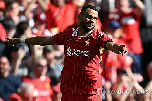 아르네 슬롯 감독이 이끄는 리버풀이 28일(한국시간) 영국 리버풀에 있는 안필드에서 열린 토트넘 홋스퍼와의 2024-2025시즌 프리미어리그 34라운드 홈 경기에서 5-1로 대승을 거뒀다.&nbsp;연합뉴스