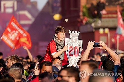 아르네 슬롯 감독이 이끄는 리버풀이 28일(한국시간) 영국 리버풀에 있는 안필드에서 열린 토트넘 홋스퍼와의 2024-2025시즌 프리미어리그 34라운드 홈 경기에서 5-1로 대승을 거뒀다.&nbsp;연합뉴스