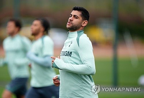 스페인 매체 '렐레보'가 지난 27일(한국시간) 로메로가 아틀레티코 마드리드의 제안을 수락했다고 보도했다.&nbsp;아틀레티코는 로메로와 함께 로드리고 벤탄쿠르도 노리고 있다. 연합뉴스