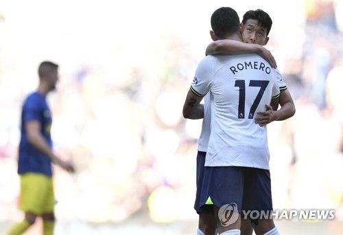 스페인 매체 '렐레보'가 지난 27일(한국시간) 로메로가 아틀레티코 마드리드의 제안을 수락했다고 보도했다.&nbsp;아틀레티코는 로메로와 함께 로드리고 벤탄쿠르도 노리고 있다. 연합뉴스