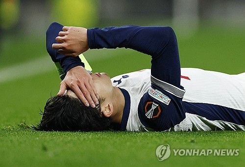 토트넘은 오는 5월 2일 오전 4시(한국시간) 영국 런던에 있는 토트넘 홋스퍼 스타디움에서 보되/글림트(노르웨이)와 2024-2025시즌 유럽축구연맹(UEFA) 유로파리그 준결승 1차전을 치른다.&nbsp;손흥민의 출전 여부가 불투명하다. 현재 손흥민은 발 부상으로 공식전 4경기 연속 결장했다. 리버풀전도 예외는 아니었다. 프랑크푸르트와의 유로파리그 8강 1차전 때 강한 태클을 당해 발에 충격을 받은 뒤 내리 4경기를 결장해 토트넘 팬들의 우려가 커졌다.&nbsp;&nbsp;연합뉴스