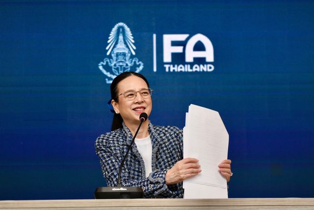 태국축구협회가 지난 23일(한국시간) 공식 홈페이지를 통해 마담 팡 협회장이 시암스포츠에 첫 부채 상환을 위해 축구협회에 2500만바트(약 10억 7400만원)의 사재를 출연해 기부했다고 전했다.&nbsp;태국축구협회