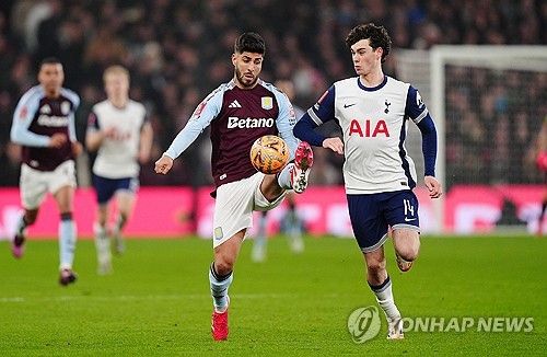 영국 BBC가 28일(한국시간) 애스턴 빌라가 토트넘 홋스퍼가 요청한 프리미어리그 맞대결 일정 요청 변경을 거부했다고 전했다.&nbsp; 토트넘은 지난 27일&nbsp;공식 홈페이지를 통해 오는 19일 예정된 애스턴 빌라와의 2024-2025시즌 프리미어리그 최종전 일정 변경을 위해 사무국과 논의를 거치고 있다고 밝혔다.&nbsp;연합뉴스