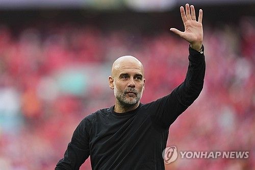 펩 과르디올라 감독이 이끄는 맨체스터 시티가 28일(한국시각) 영국 런던에 있는 웸블리 스타디움에서 열린 노팅엄 포레스트와의 FA컵 준결승전에서 2-0으로 승리했다.&nbsp; 프리미어리그에서 돌풍을 일으키는 노팅엄을 컵대회에서 만난 맨시티는 돌풍을 잠재우며 결승 진출에 성공했다. 맨시티는 지난 세 시즌 연속 결승전에 진출하면서 두 시즌 만에 우승 도전에 나선다. 연합뉴스