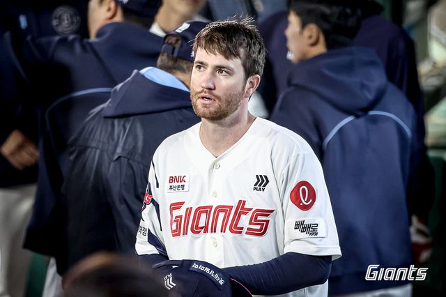 롯데 자이언츠 외국인 투수 찰리 반즈가 4월 29일 서울 고척스카이돔에서 열리는 2025 신한 SOL Bank KBO리그 경기에 선발투수로 나선다. 사진 롯데 자이언츠