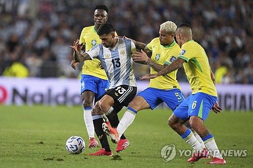 스페인 매체 '렐레보'가 지난 27일(한국시간) 로메로가 아틀레티코 마드리드의 제안을 수락했다고 보도했다.&nbsp;아틀레티코는 로메로와 함께 로드리고 벤탄쿠르도 노리고 있다. 연합뉴스