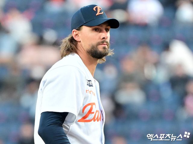 한화 투수 와이스는 29일 대전한화생명볼파크에서 열린 '2025 신한 SOL Bank KBO 리그' LG와 주중 3연전 첫 번째 맞대결에서 선발 등판했다. 제구 난조 속에서도 퀄리티스타트를 기록하며 LG 타선을 봉쇄했다. 엑스포츠뉴스 DB