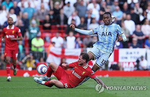 안지 포스테코글루 감독이 지난 28일(한국시간) 영국 리버풀에 있는 안필드에서 열린 리버풀과의 2024-2025시즌 프리미어리그 34라운드 원정경기 후 영국 BBC와의 인터뷰를 통해 손흥민의 상황에 대해 전했다.&nbsp;연합뉴스