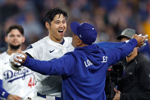 LA 다저스 오타니 쇼헤이가 지난 2일 애틀란타전에서 9회 말 끝내기 홈런으로 70년 만에 팀 개막 8연승을 이끌었다. AFP 연합뉴스