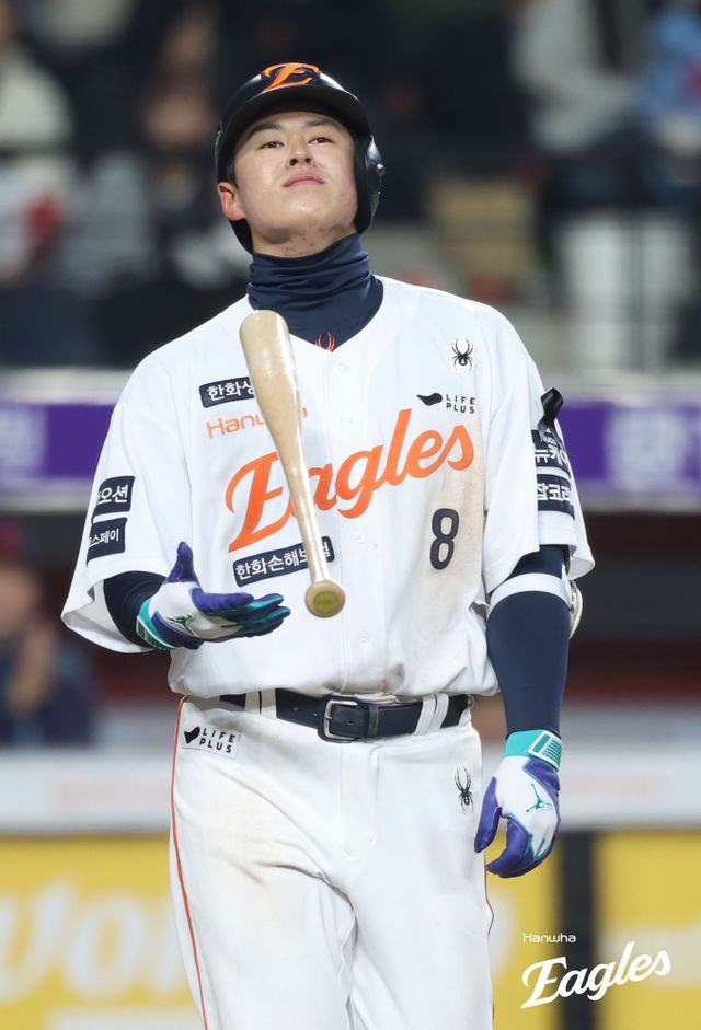 한화 이글스 간판타자 노시환이 2일 대전 한화생명 볼파크에서 열린 2025 신한 SOL Bank KBO리그 롯데 자이언츠와의 팀 간 1차전에서 무안타로 침묵했다. 사진 한화 이글스