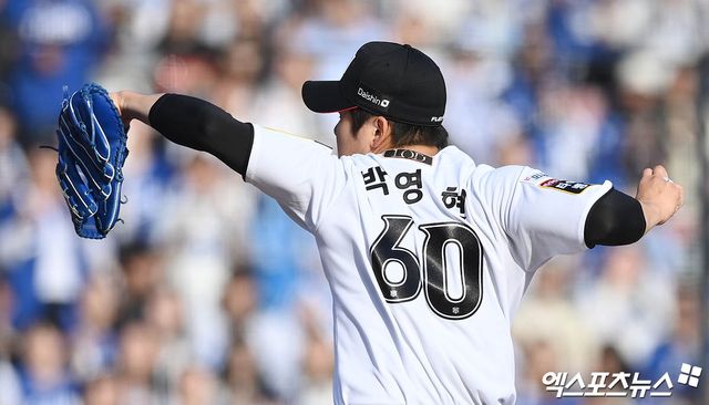 KT 투수 박영현은 2일 수원 KT위즈파크에서 열린 '2025 신한 SOL Bank KBO 리그' LG와 정규시즌 첫 번째 맞대결에서 9회초 구원 등판했다. 세 타자를 1이닝 무실점으로 틀어막으며 오랜만에 깔끔한 투구를 선보였다. 엑스포츠뉴스 DB
