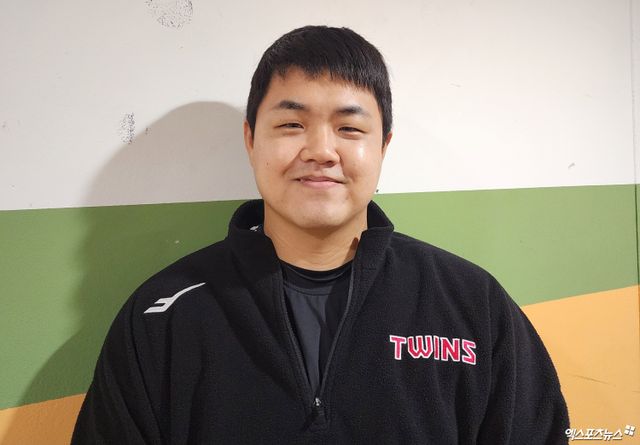 LG 투수 장현식은 3일 수원 KT위즈파크에서 열린 '2025 신한 SOL Bank KBO 리그' KT와 시즌 두 번째 맞대결을 앞두고 1군에 합류했다. 하루 뒤(4일) 잠실구장에서 열릴 KIA전에서 1군 엔트리에 합류할 전망이다. 수원, 박정현 기자