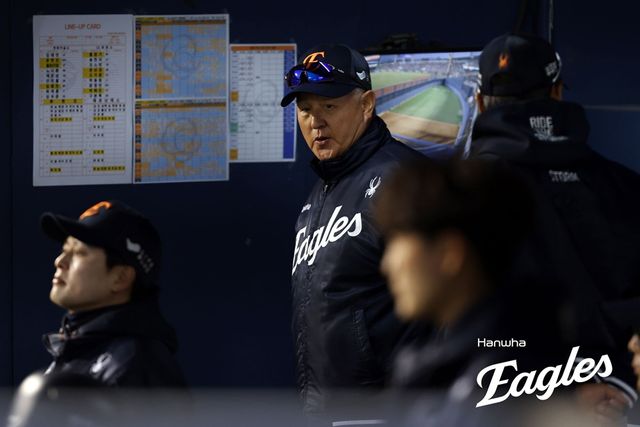 김경문 감독이 이끄는 한화 이글스가 3일 대전 한화생명 볼파크에서 열린 2025 신한 SOL Bank KBO리그 롯데 자이언츠와의 팀 간 2차전에서 2연패 탈출에 도전했다. 사진 한화 이글스