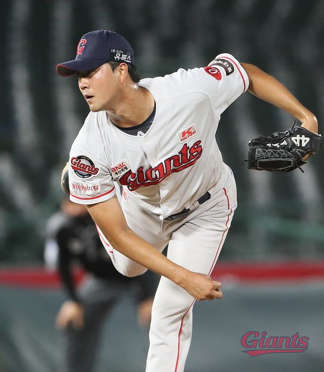 롯데 자이언츠 우완 파이어볼러 유망주 윤성빈이 허리 통증으로 2025 시즌 어린이날 시리즈 기간 1군 콜업이 불발됐다. 사진 롯데 자이언츠