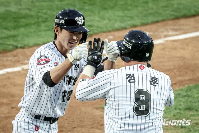 지난 4월 29일 기준 2025 시즌 KBO리그 타격 부문 전체 1위를 기록 중인 롯데 자이언츠 내야수 전민재. 사진 롯데 자이언츠