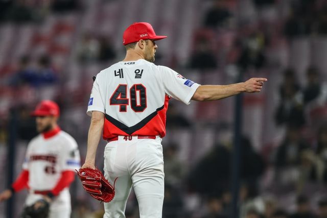 3일 오후 광주-KIA챔피언스필드에서 열린 2025 신한 SOL Bank KBO리그 삼성 라이온즈와 KIA 타이거즈의 경기, KIA가 3:1로 승리하면서 전날 패배를 설욕했다. KIA 선발 제임스 네일은 7이닝 3피안타 2사사구 2탈삼진 무실점으로 시즌 첫 승을 수확했다. KIA 타이거즈