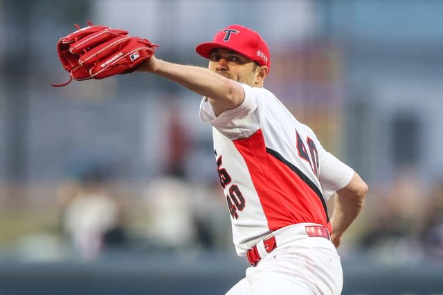 3일 오후 광주-KIA챔피언스필드에서 열린 2025 신한 SOL Bank KBO리그 삼성 라이온즈와 KIA 타이거즈의 경기, KIA가 3:1로 승리하면서 전날 패배를 설욕했다. KIA 선발 제임스 네일은 7이닝 3피안타 2사사구 2탈삼진 무실점으로 시즌 첫 승을 수확했다. KIA 타이거즈